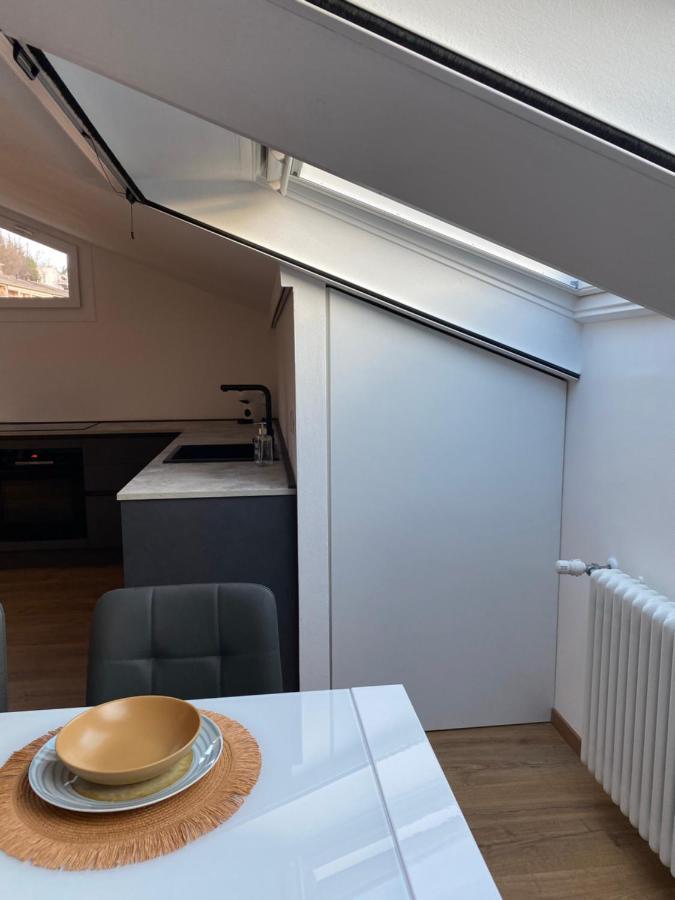 Sky View Apartment Комо Экстерьер фото