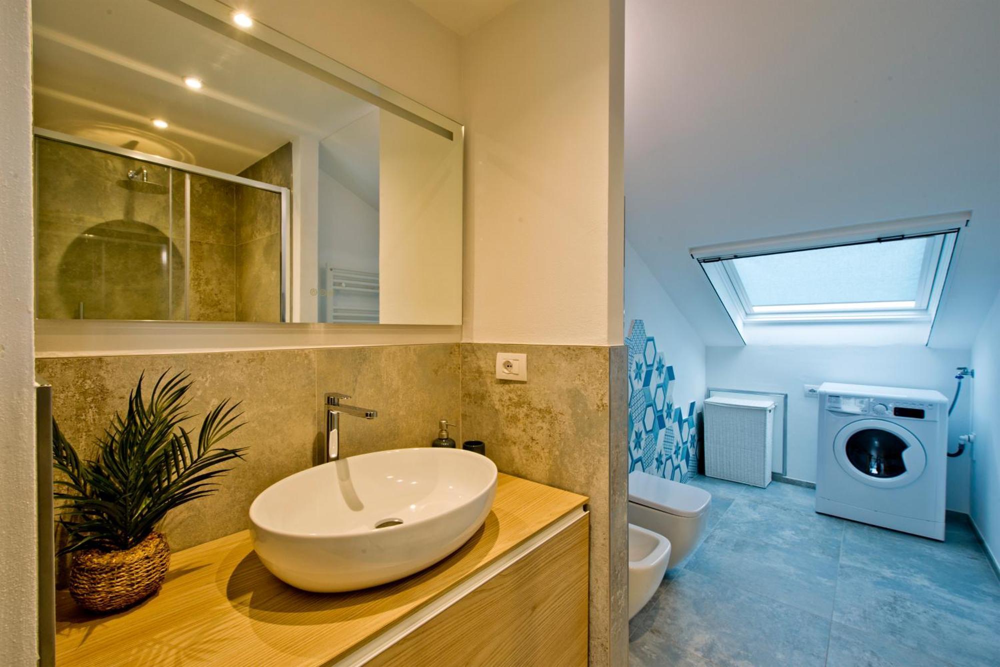 Sky View Apartment Комо Экстерьер фото